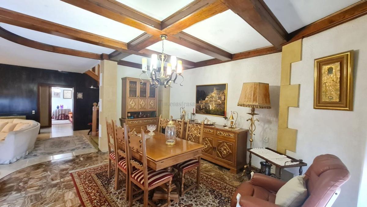 Venta de villa en Elda