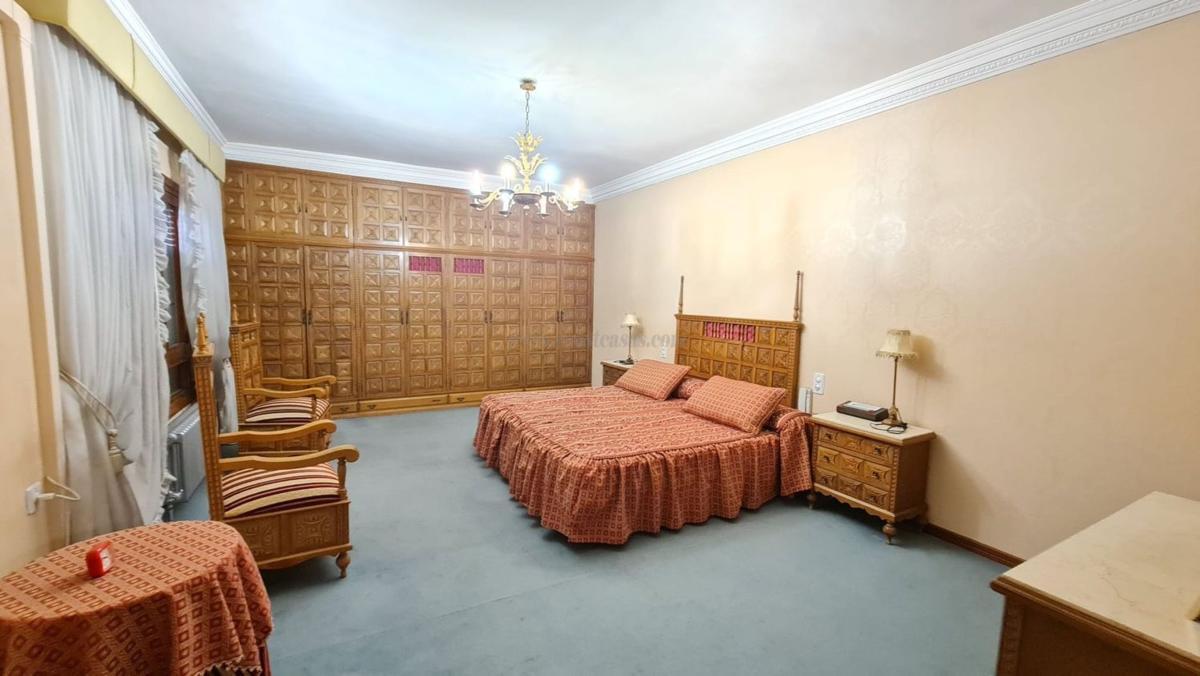 Venta de villa en Elda