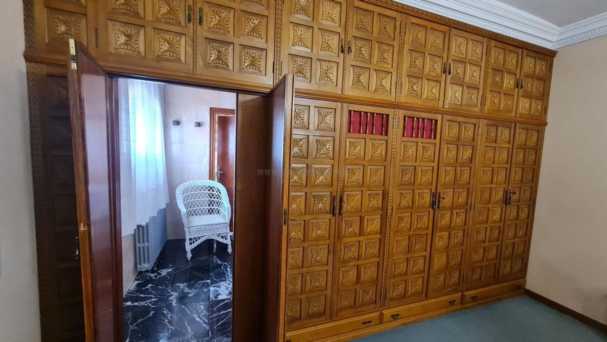Venta de villa en Elda