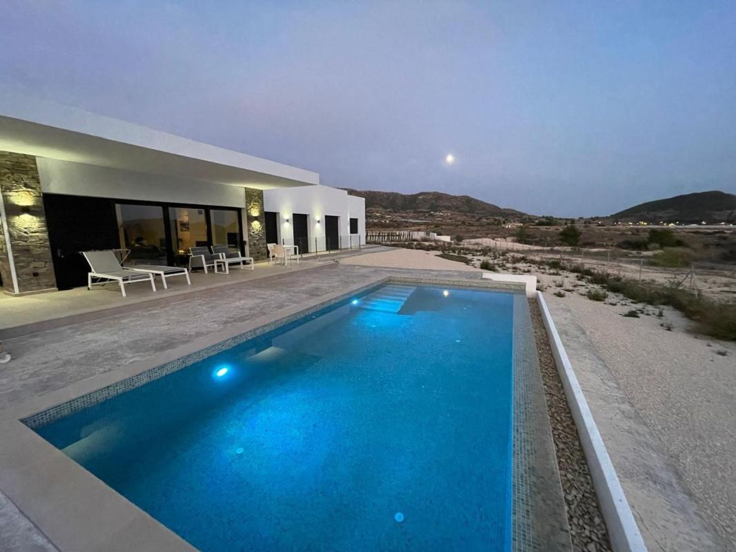 Venta de villa en Pinoso