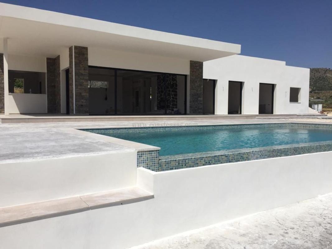 Venta de villa en Pinoso