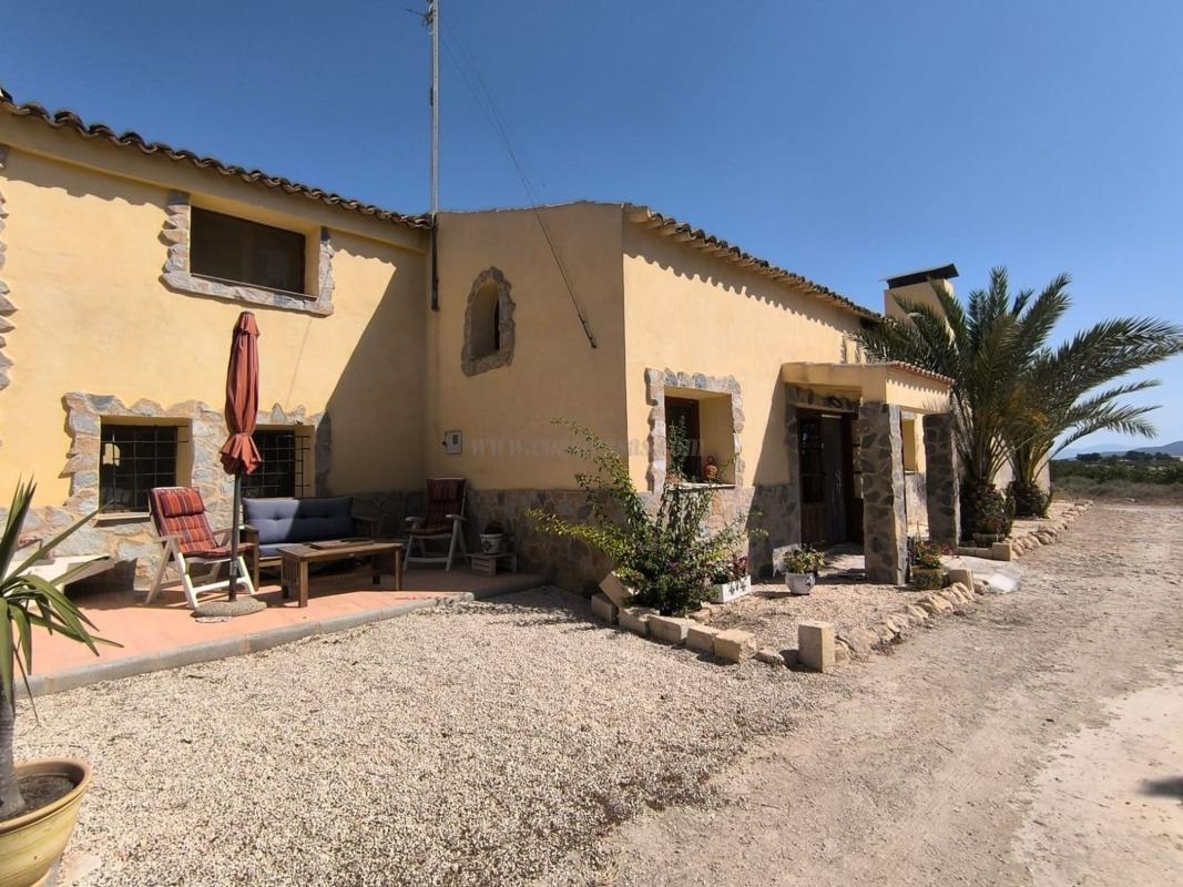 Venta de villa en Monovar