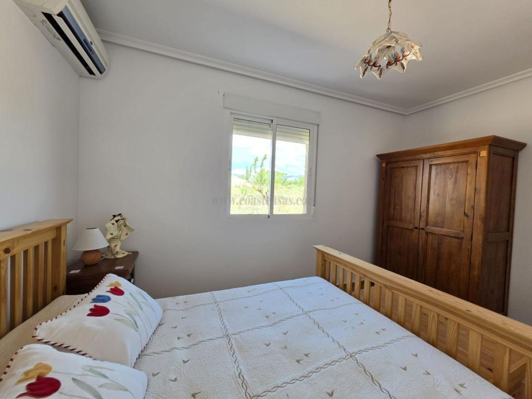 Venta de villa en Monovar