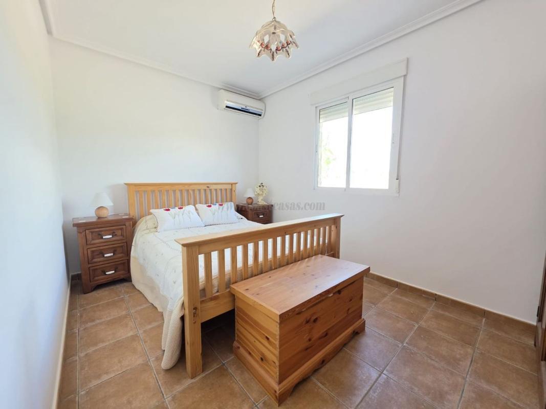 Venta de villa en Monovar