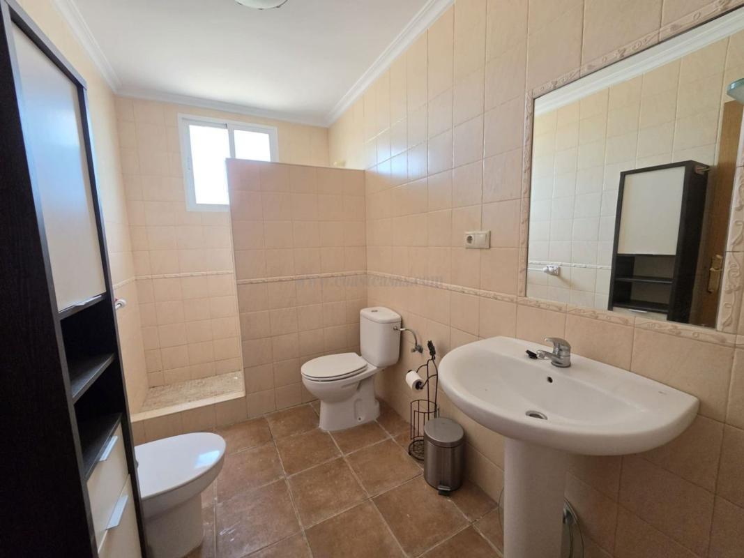 Venta de villa en Monovar