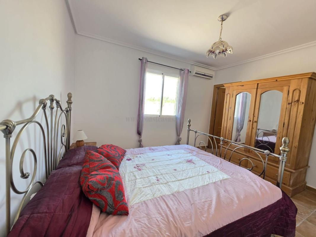 Venta de villa en Monovar