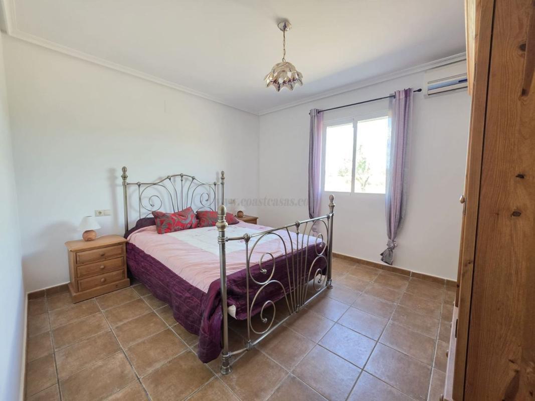 Venta de villa en Monovar