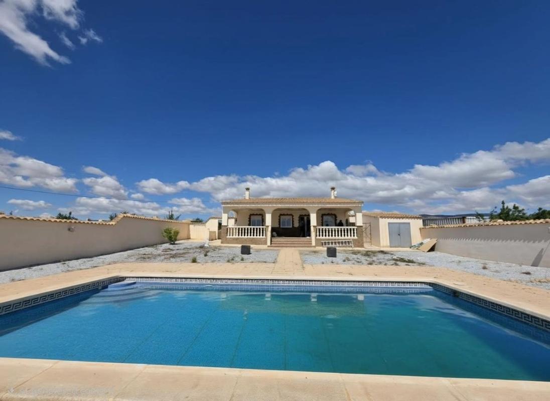 Venta de villa en Monovar