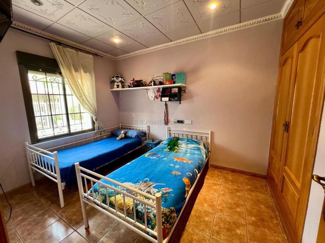 Venta de villa en Pinoso