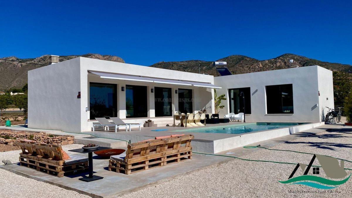 Venta de villa en Hondón de las Nieves