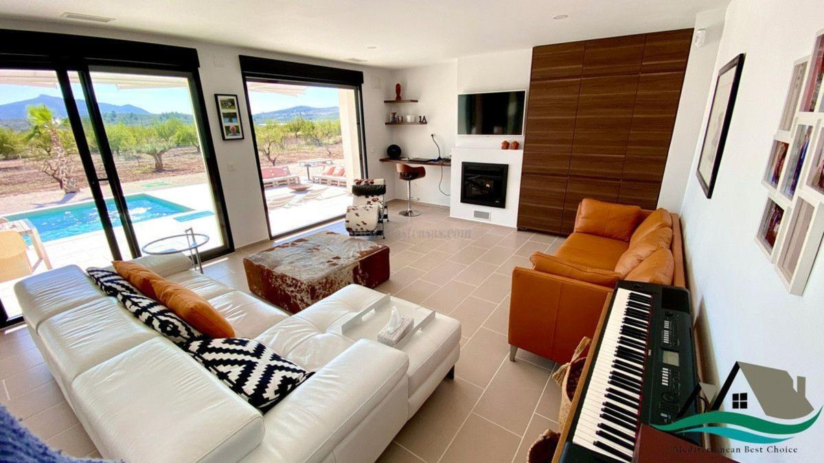 Venta de villa en Hondón de las Nieves