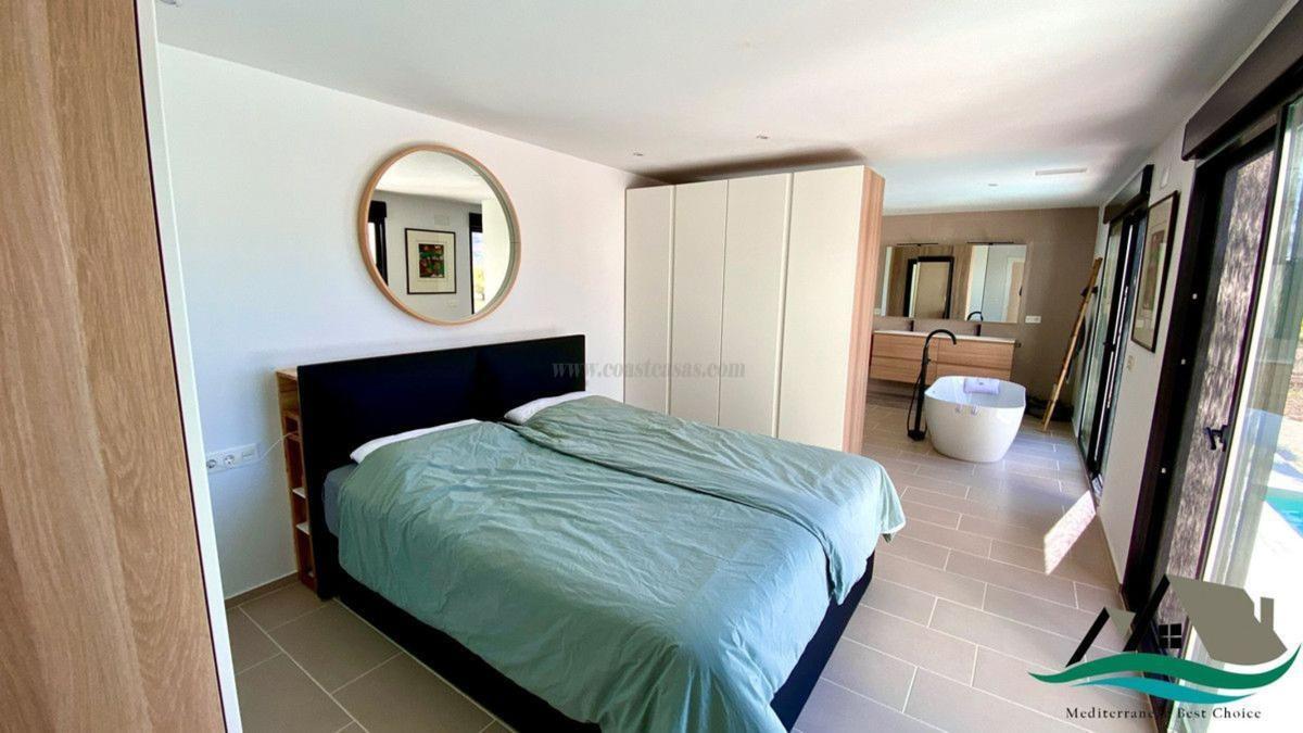 Venta de villa en Hondón de las Nieves