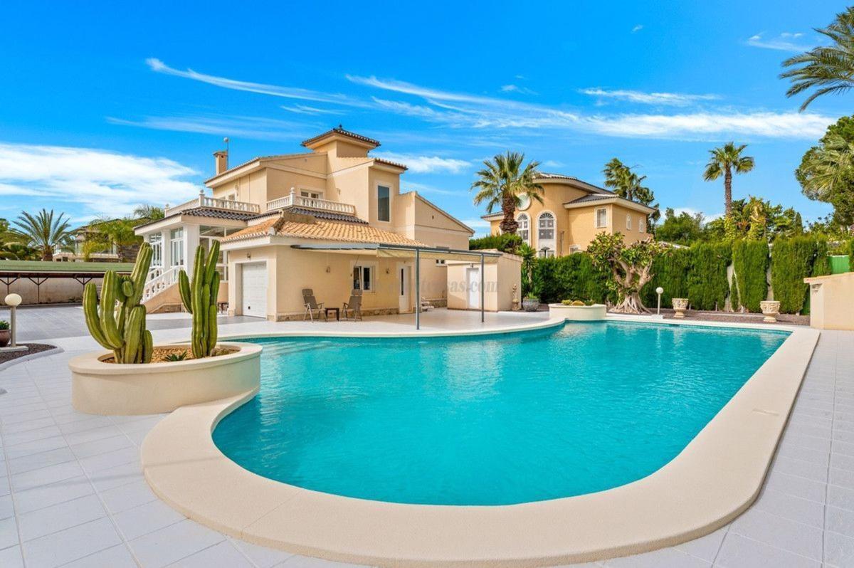 Venta de villa en Rojales