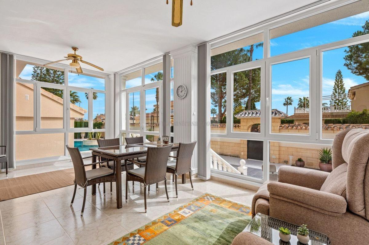 Venta de villa en Rojales