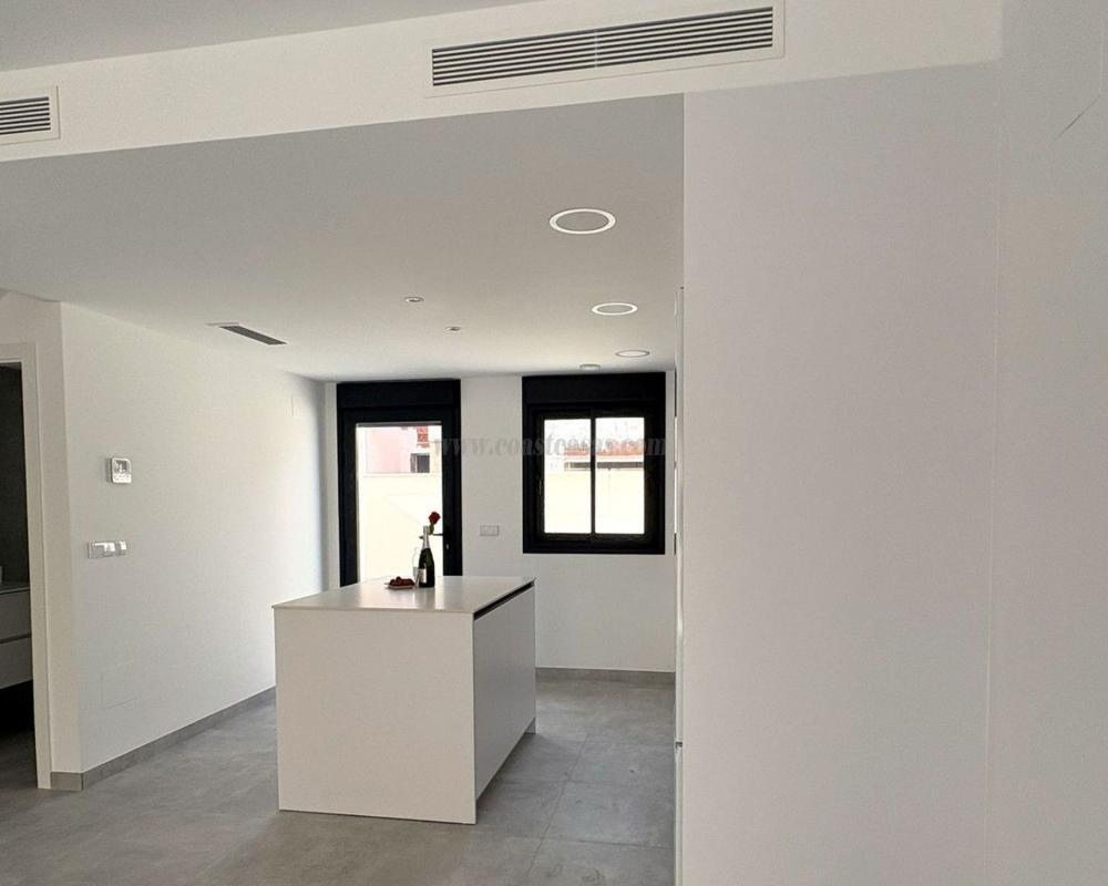 Venta de villa en Cox