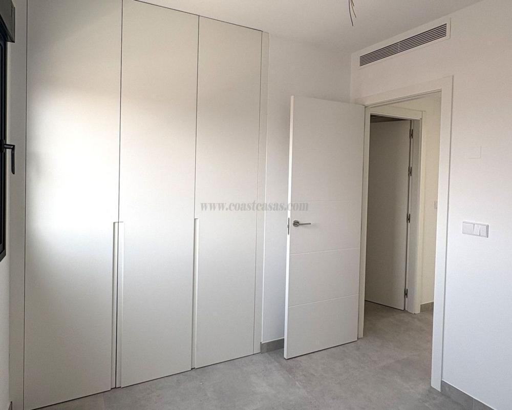 Venta de villa en Cox