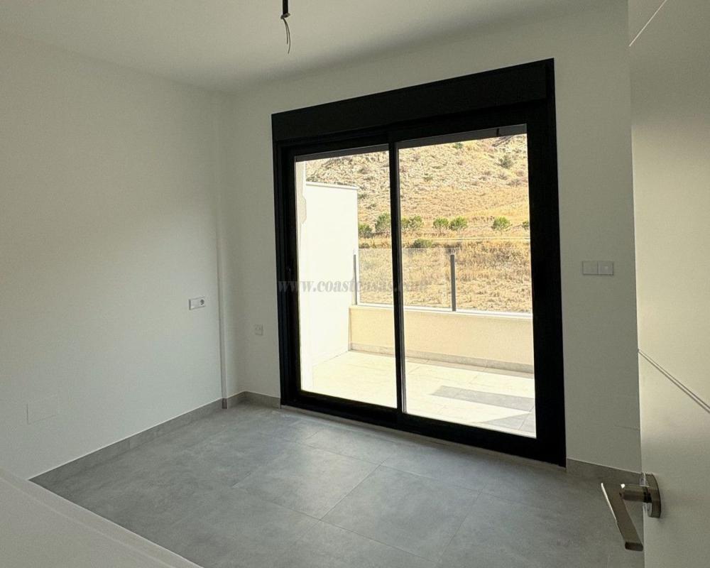 Venta de villa en Cox