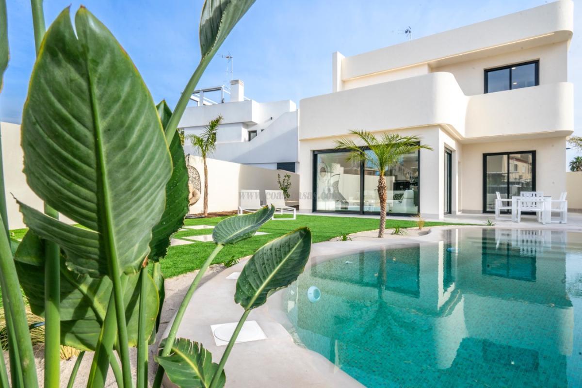 Venta de villa en Roldán