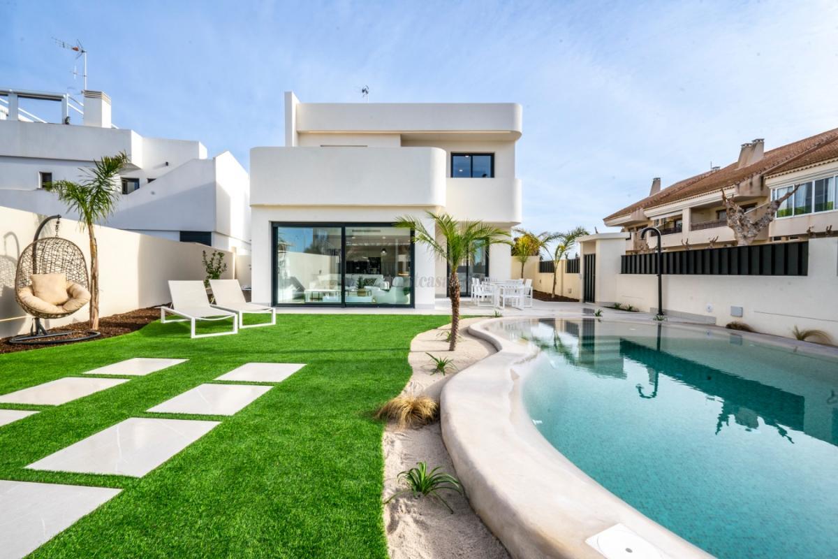 Venta de villa en Roldán