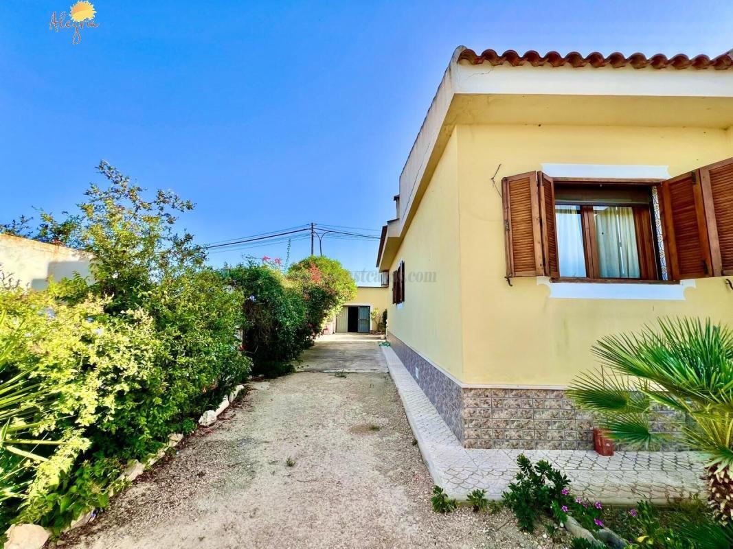 Venta de villa en Daya Vieja