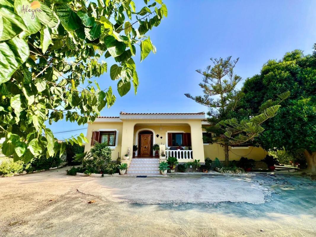 Venta de villa en Daya Vieja