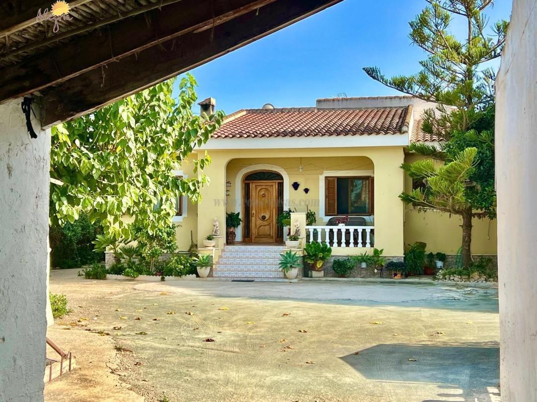 Venta de villa en Daya Vieja