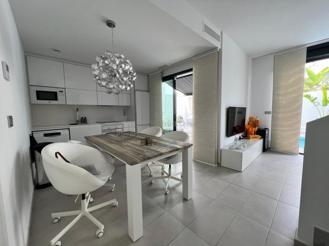 Venta de villa en Orihuela