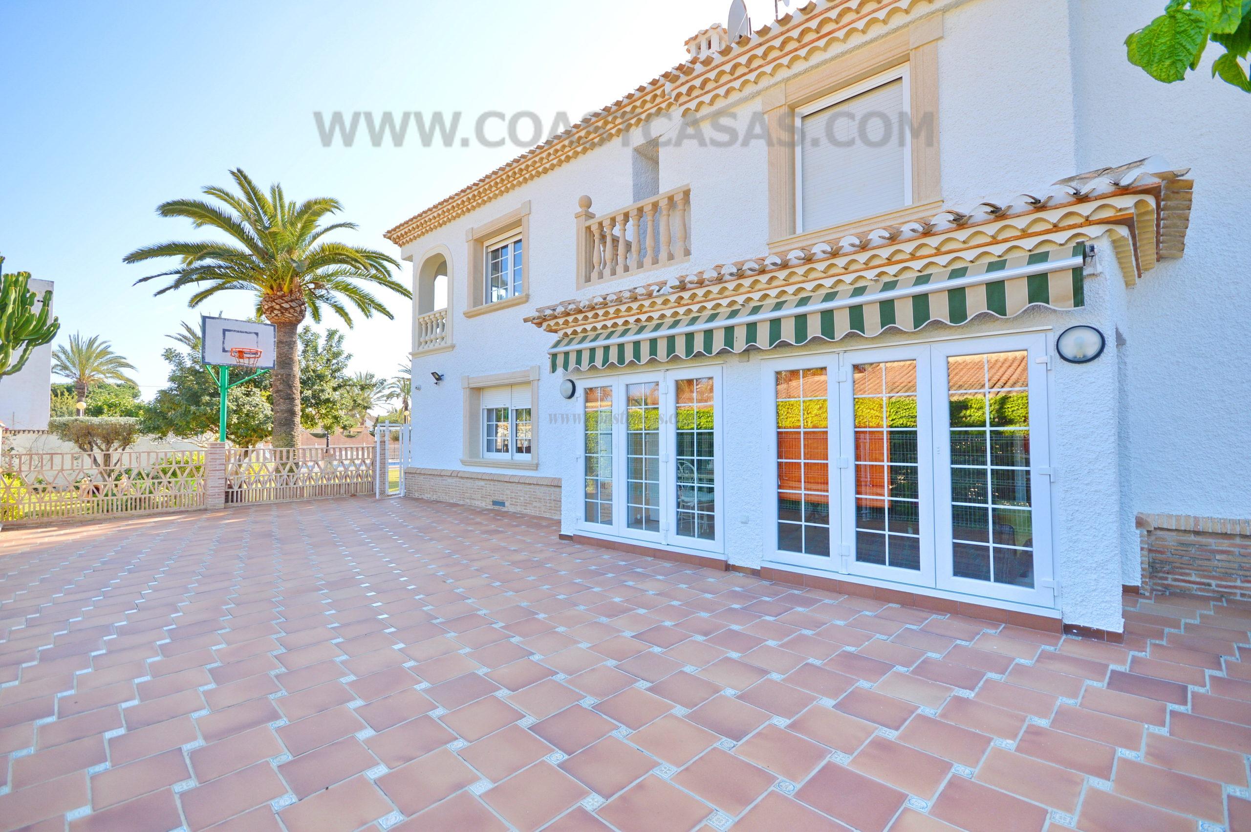 Zu verkaufen von villa in
 Orihuela Costa