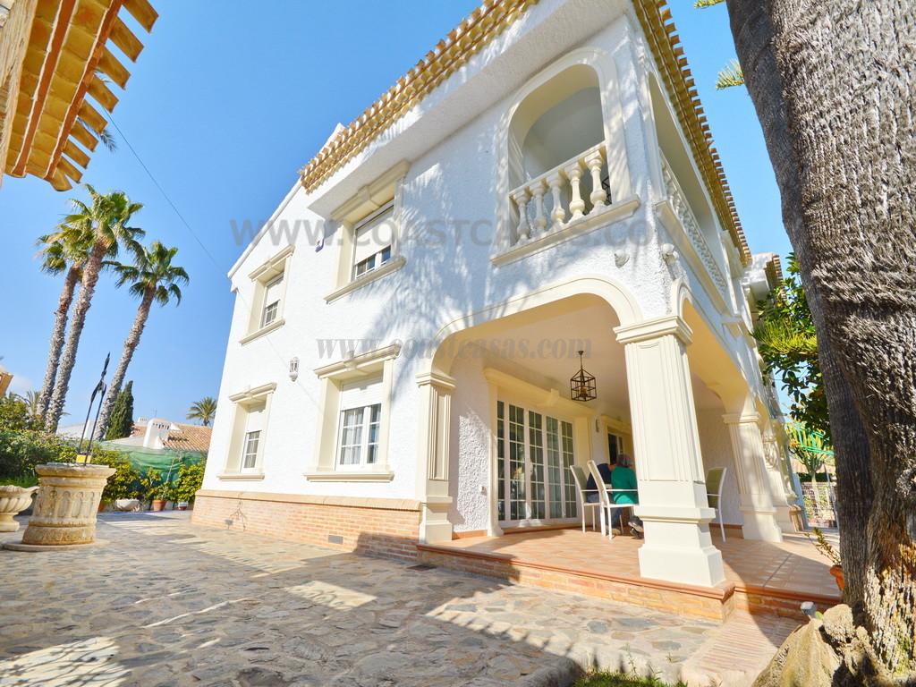 Zu verkaufen von villa in
 Orihuela Costa
