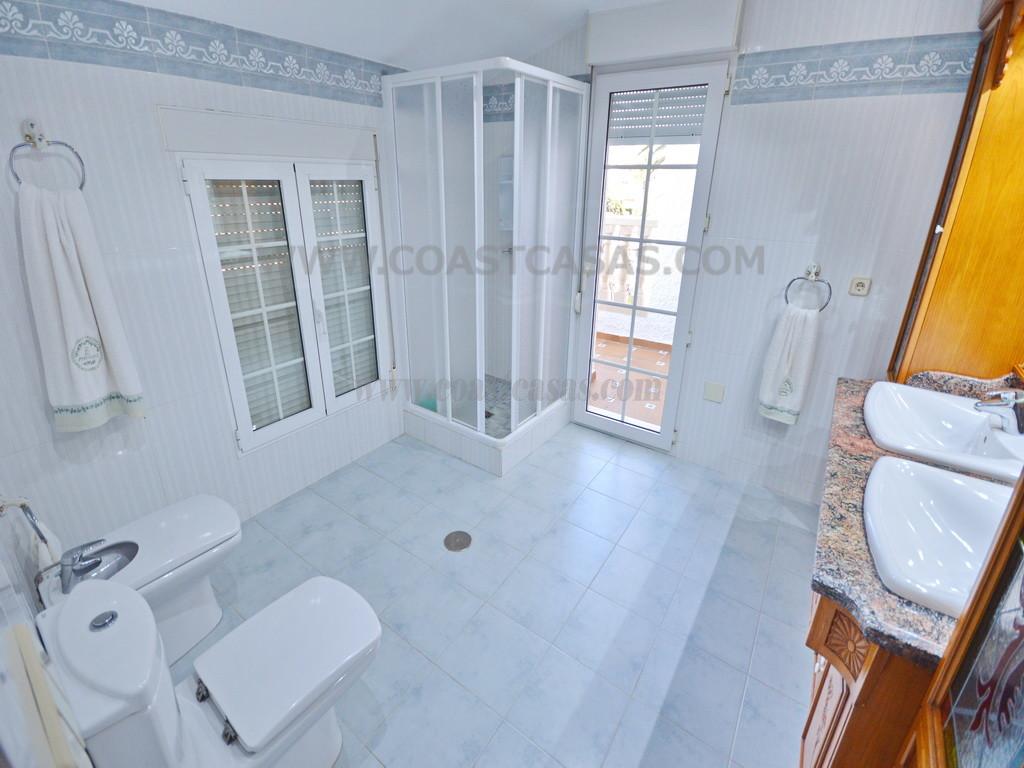 Zu verkaufen von villa in
 Orihuela Costa