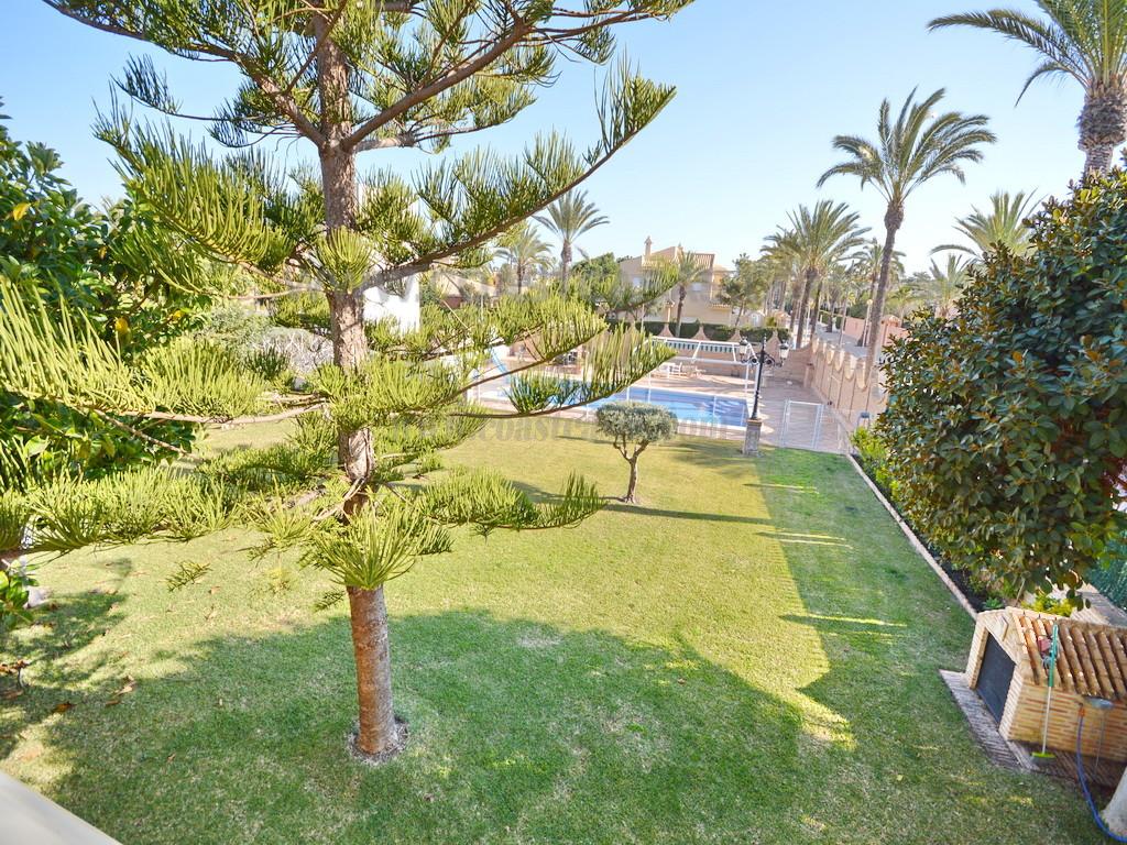Zu verkaufen von villa in
 Orihuela Costa