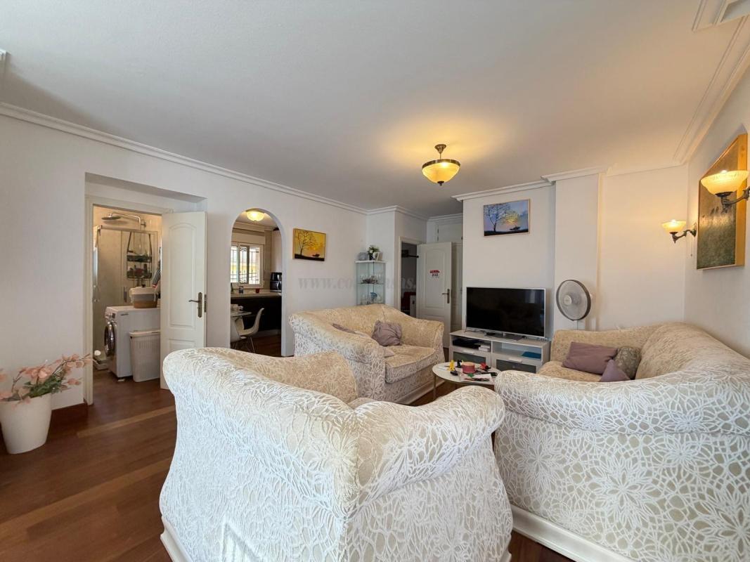 Venta de villa en Orihuela