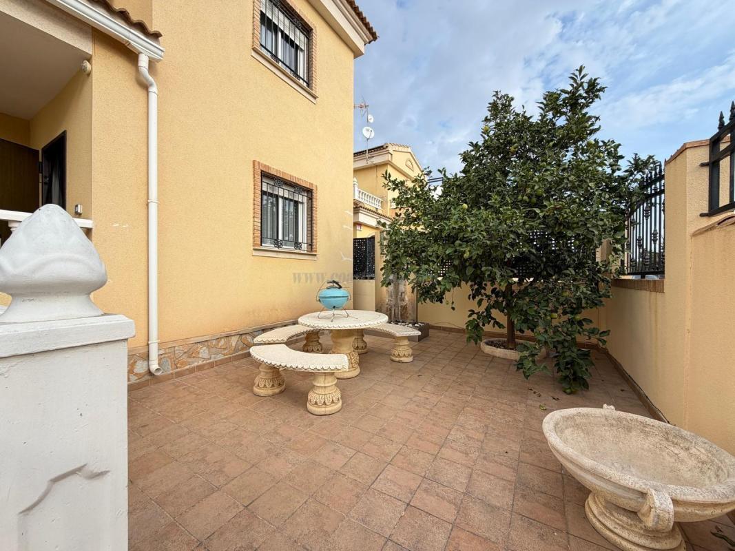 Venta de villa en Orihuela