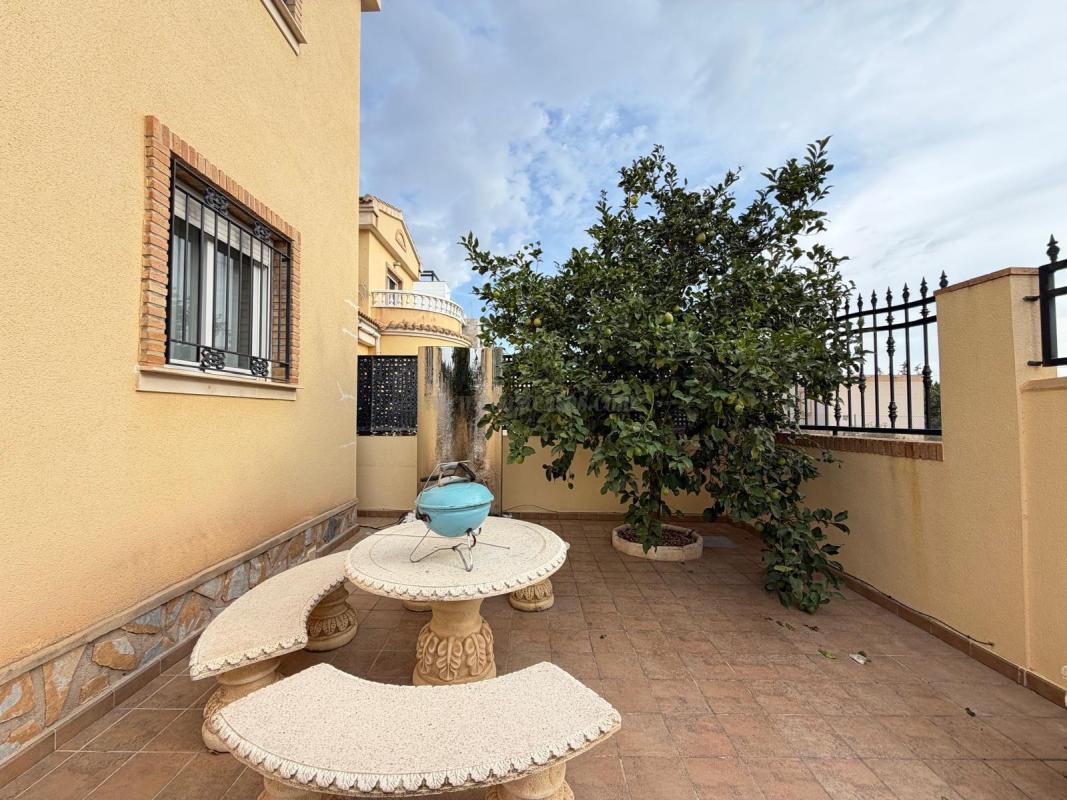 Venta de villa en Orihuela