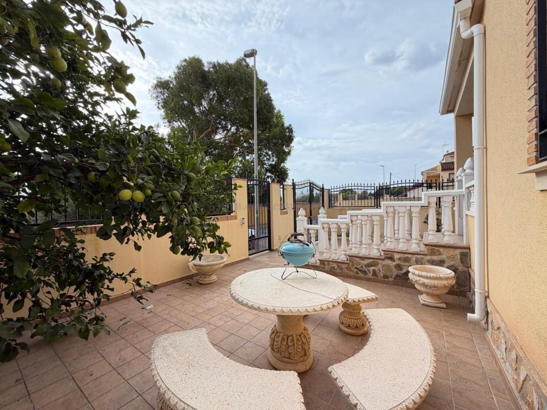 Venta de villa en Orihuela