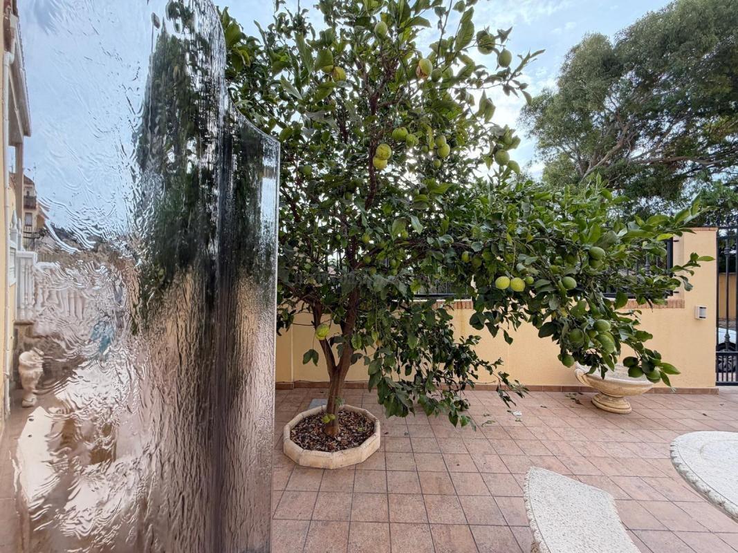 Venta de villa en Orihuela