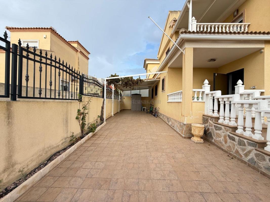 Venta de villa en Orihuela