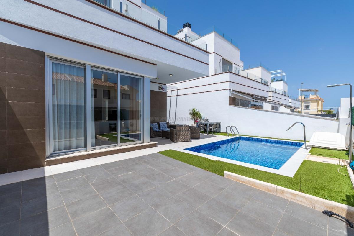 Venta de villa en Rojales