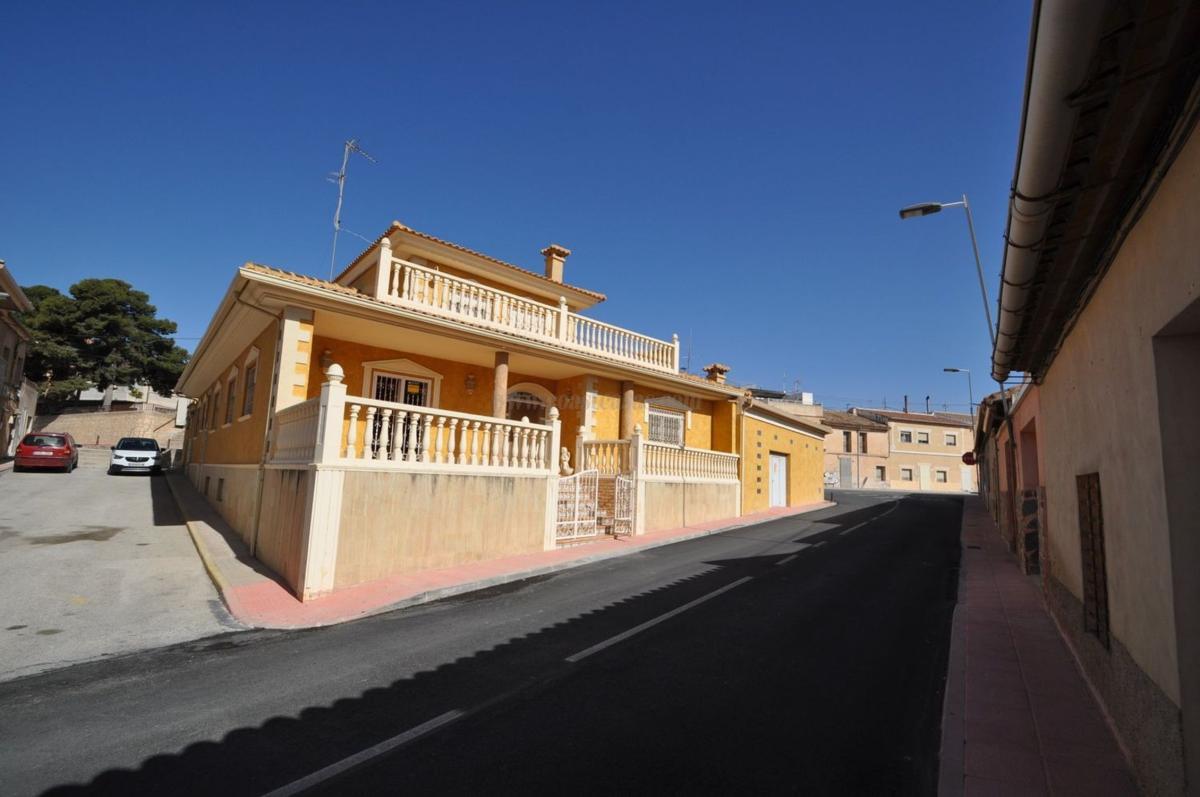 Venta de casas en Algueña