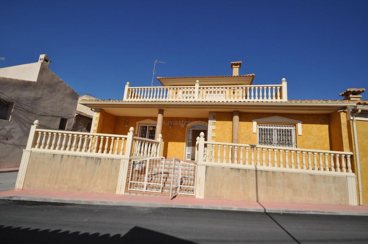 Venta de casas en Algueña