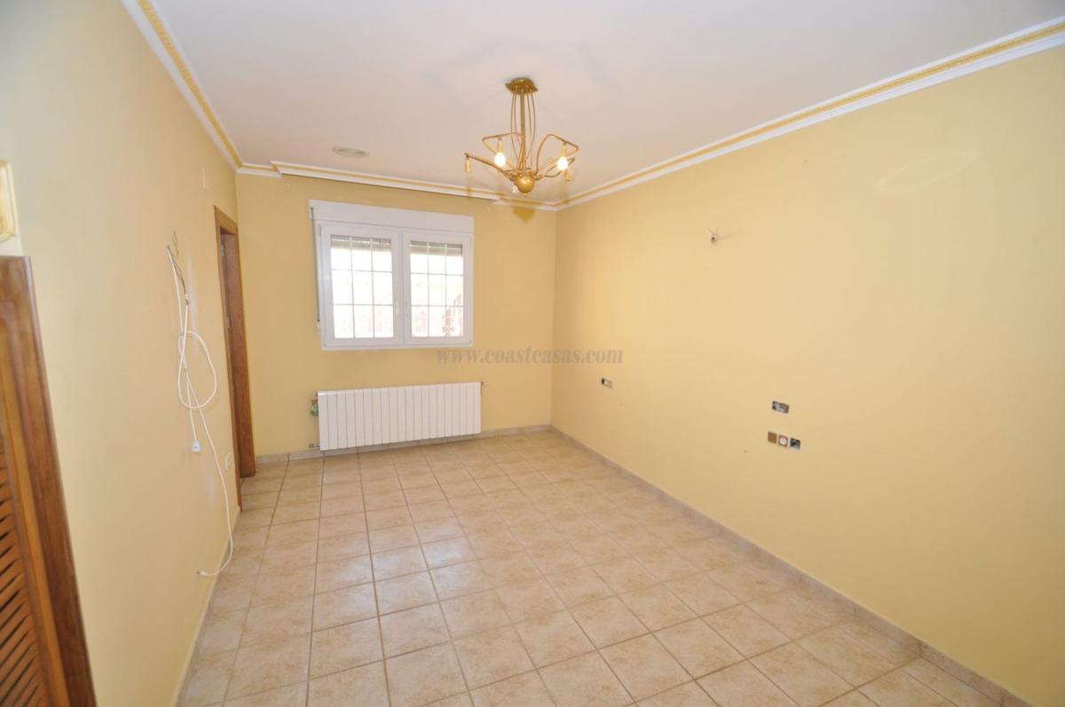 Venta de casas en Algueña