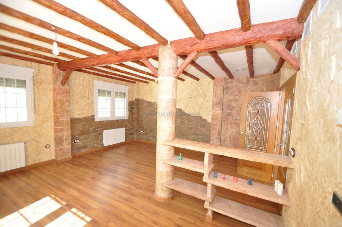 Venta de casas en Algueña