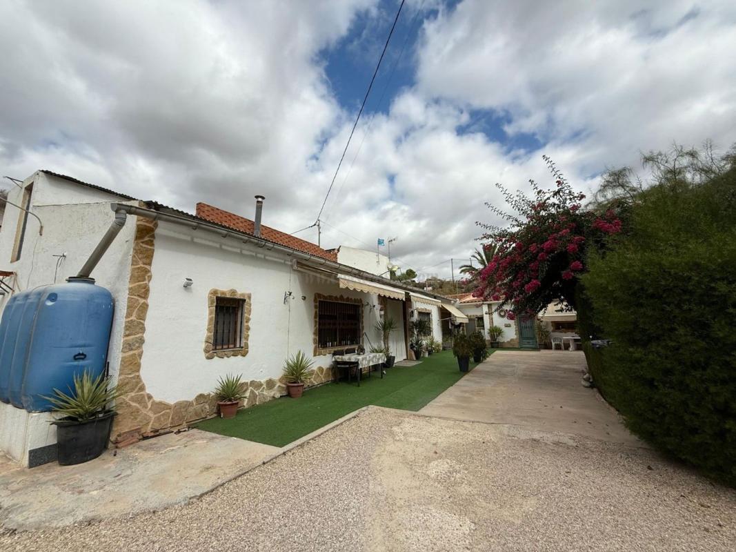 Venta de villa en Petrer