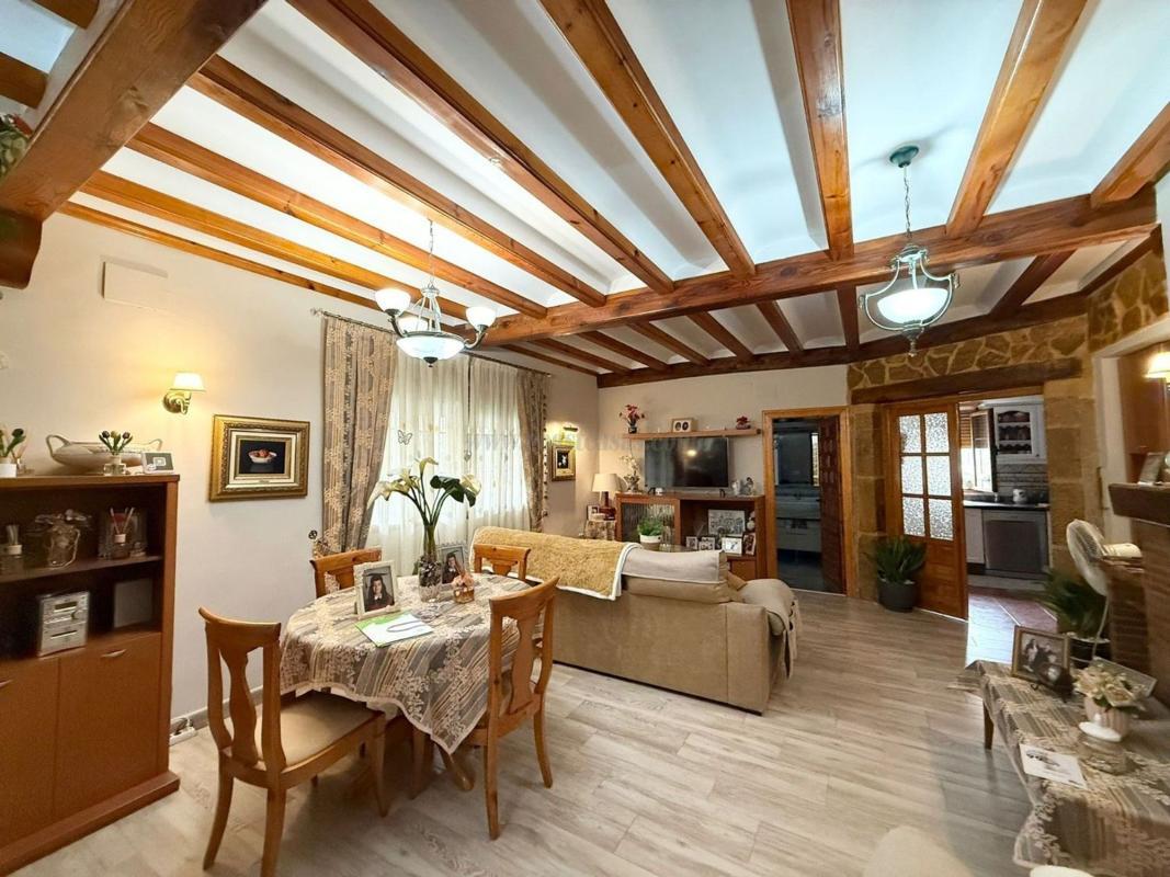 Venta de villa en Petrer
