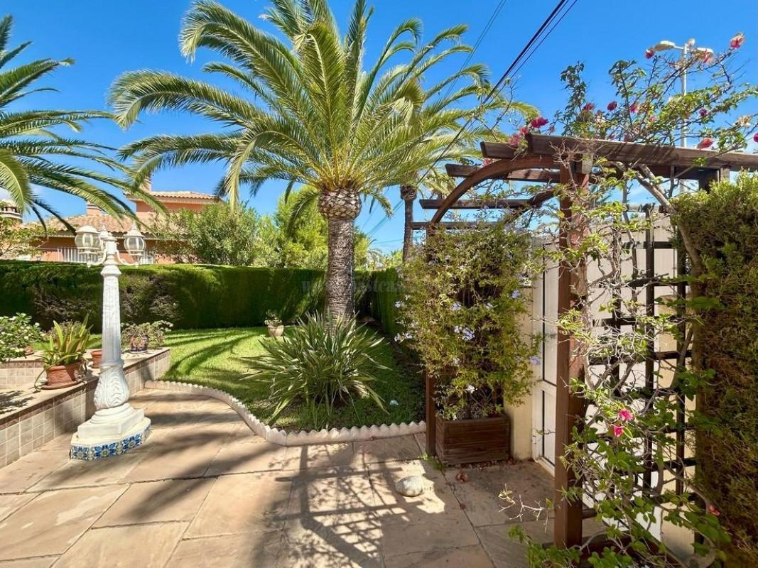 Venta de villa en Orihuela