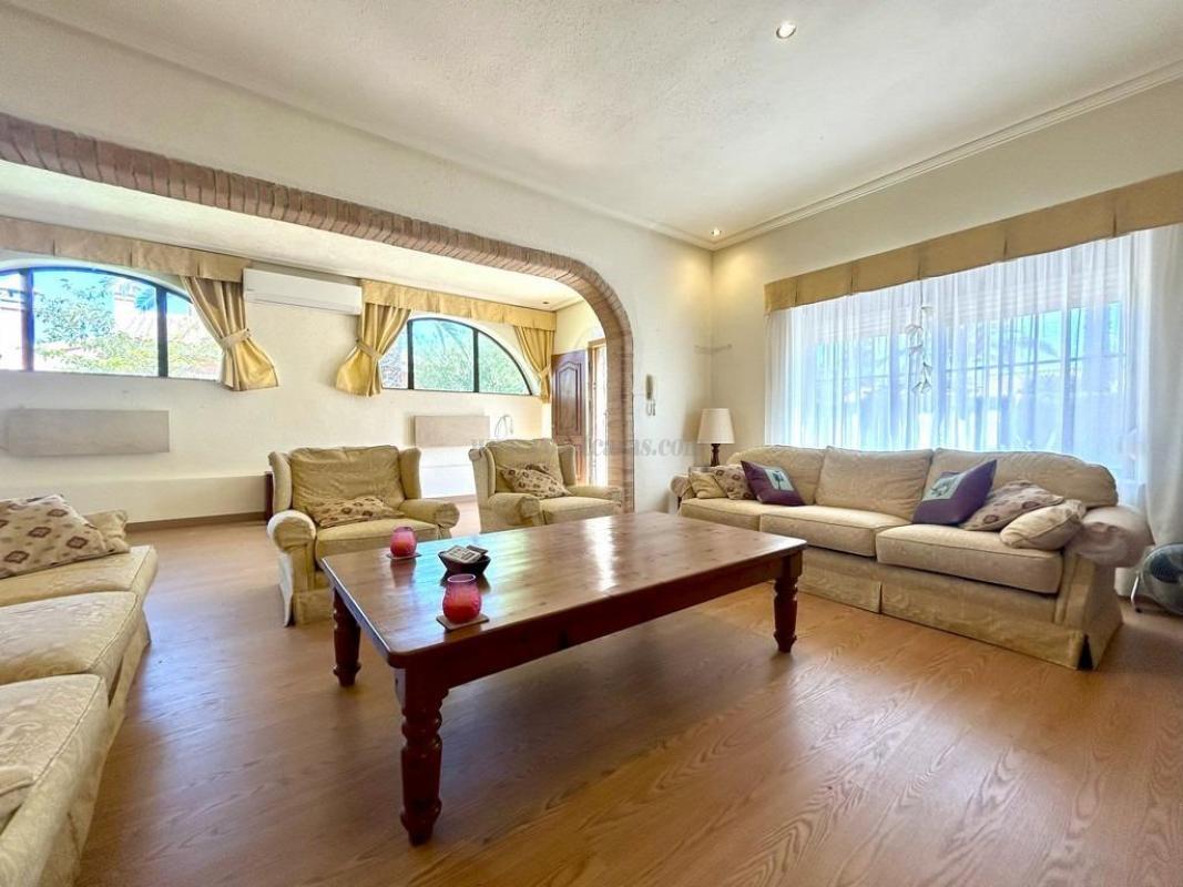 Venta de villa en Orihuela