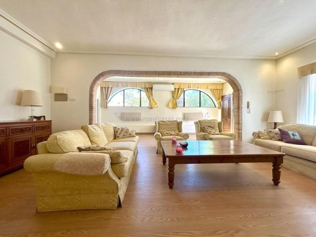Venta de villa en Orihuela