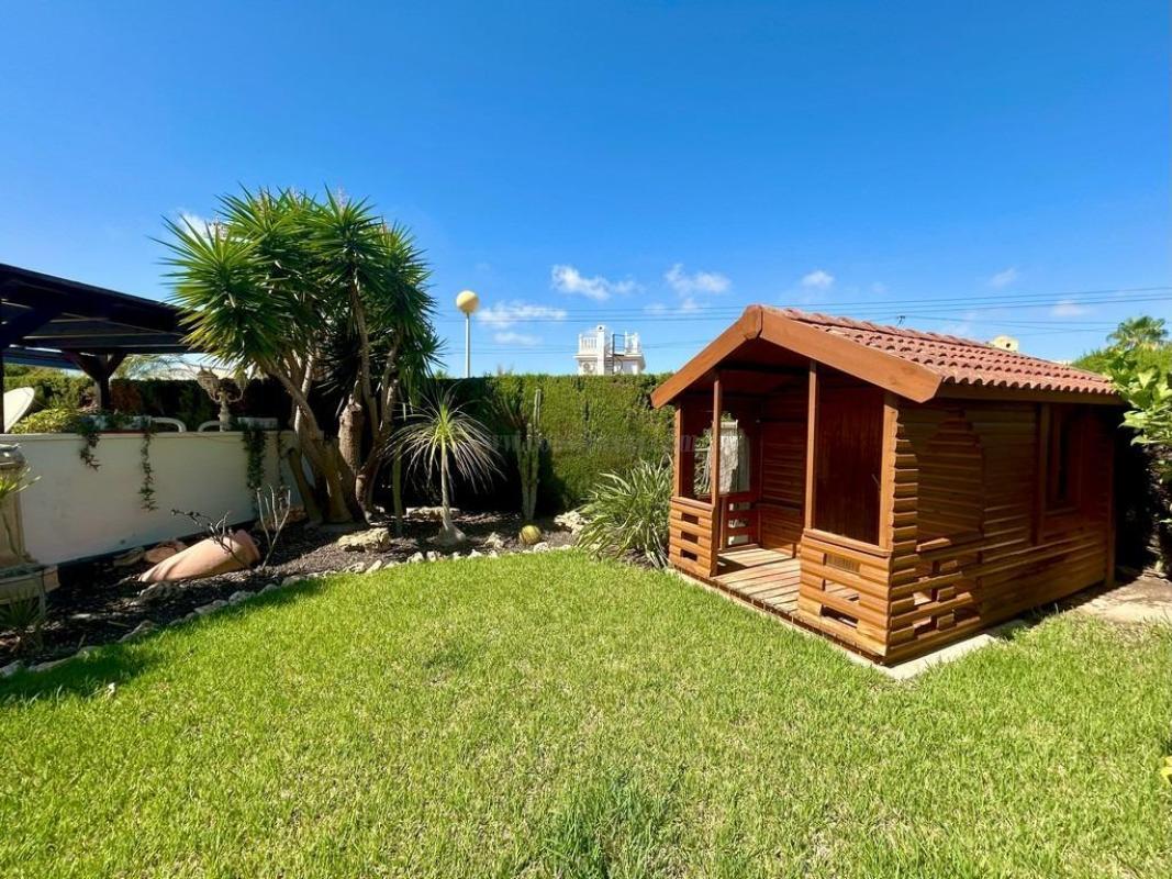 Venta de villa en Orihuela