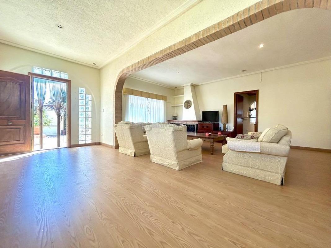 Venta de villa en Orihuela