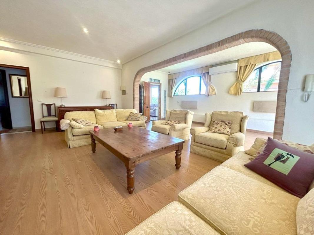 Venta de villa en Orihuela